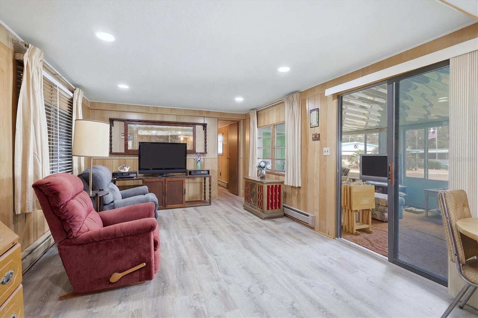 1112 46th Avenue Drive, FL