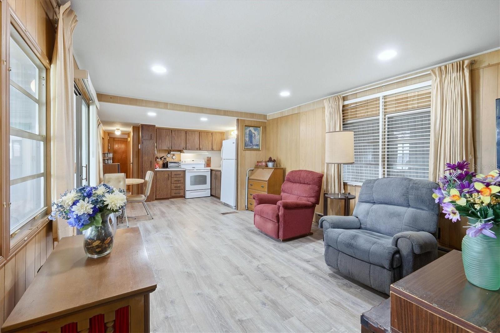 1112 46th Avenue Drive, FL