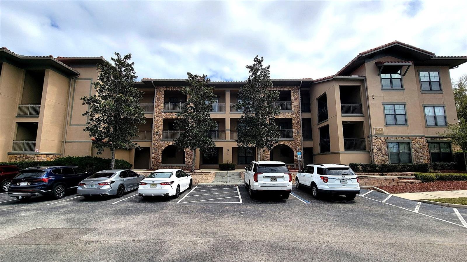 914 Charo Parkway, FL