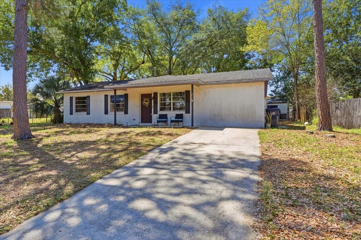 215 Carla Ann Court, FL