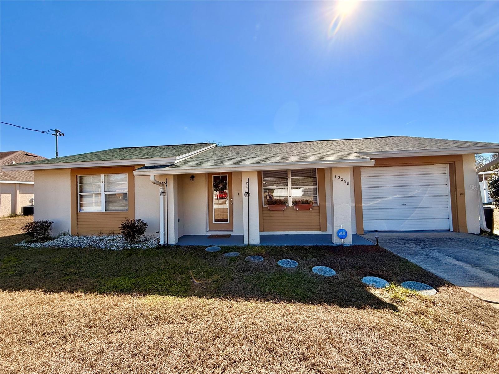 12258 Foothill St, FL