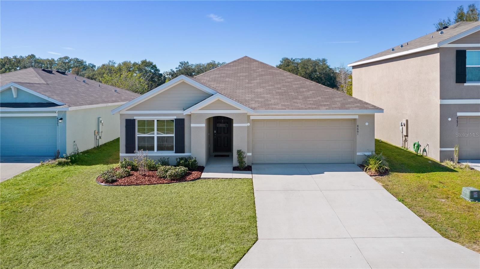 8661 Triumph Cir, FL