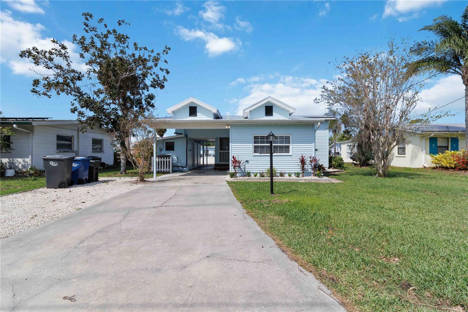 607 Manatee Avenue, FL