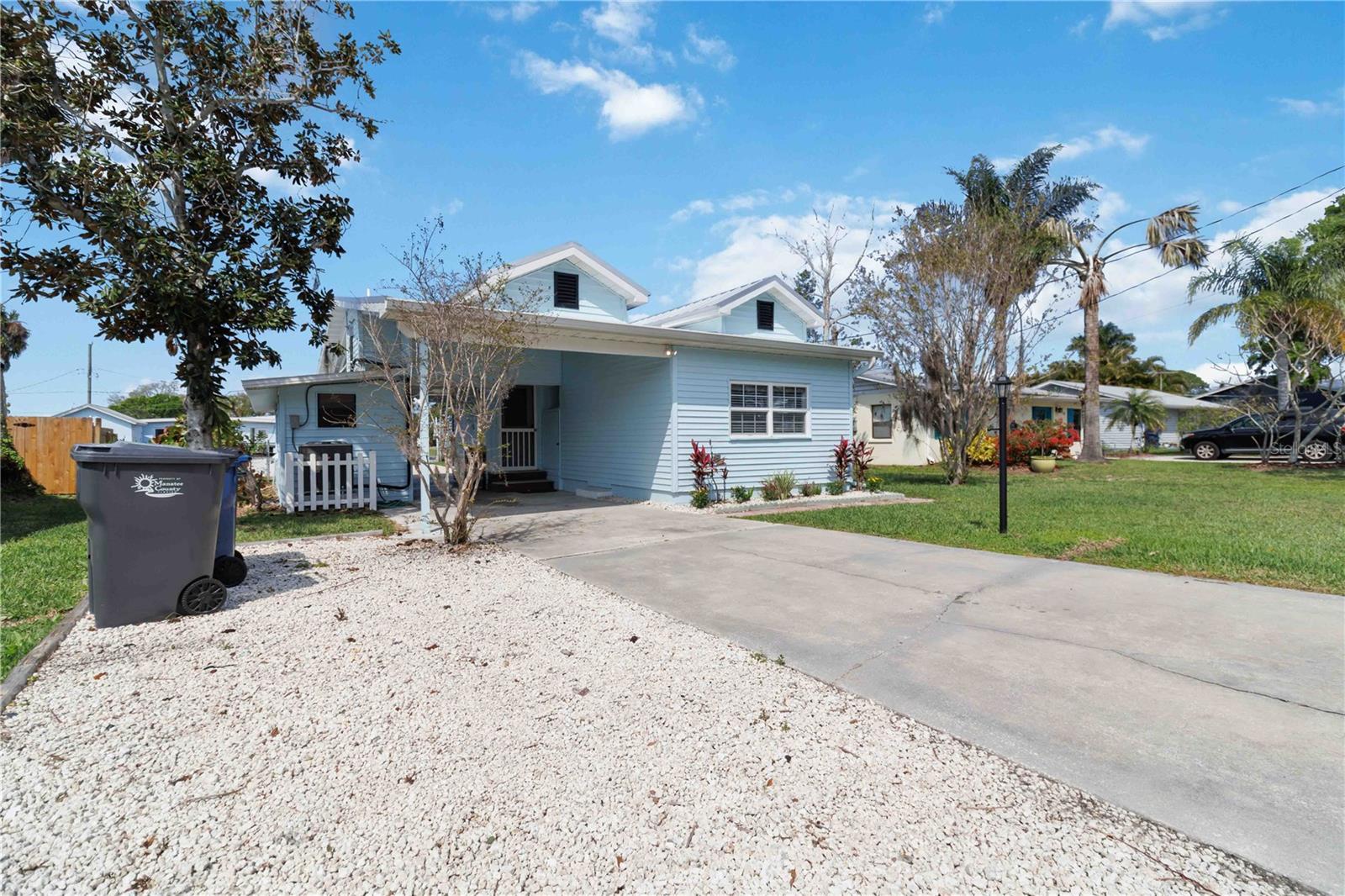 607 Manatee Avenue, FL