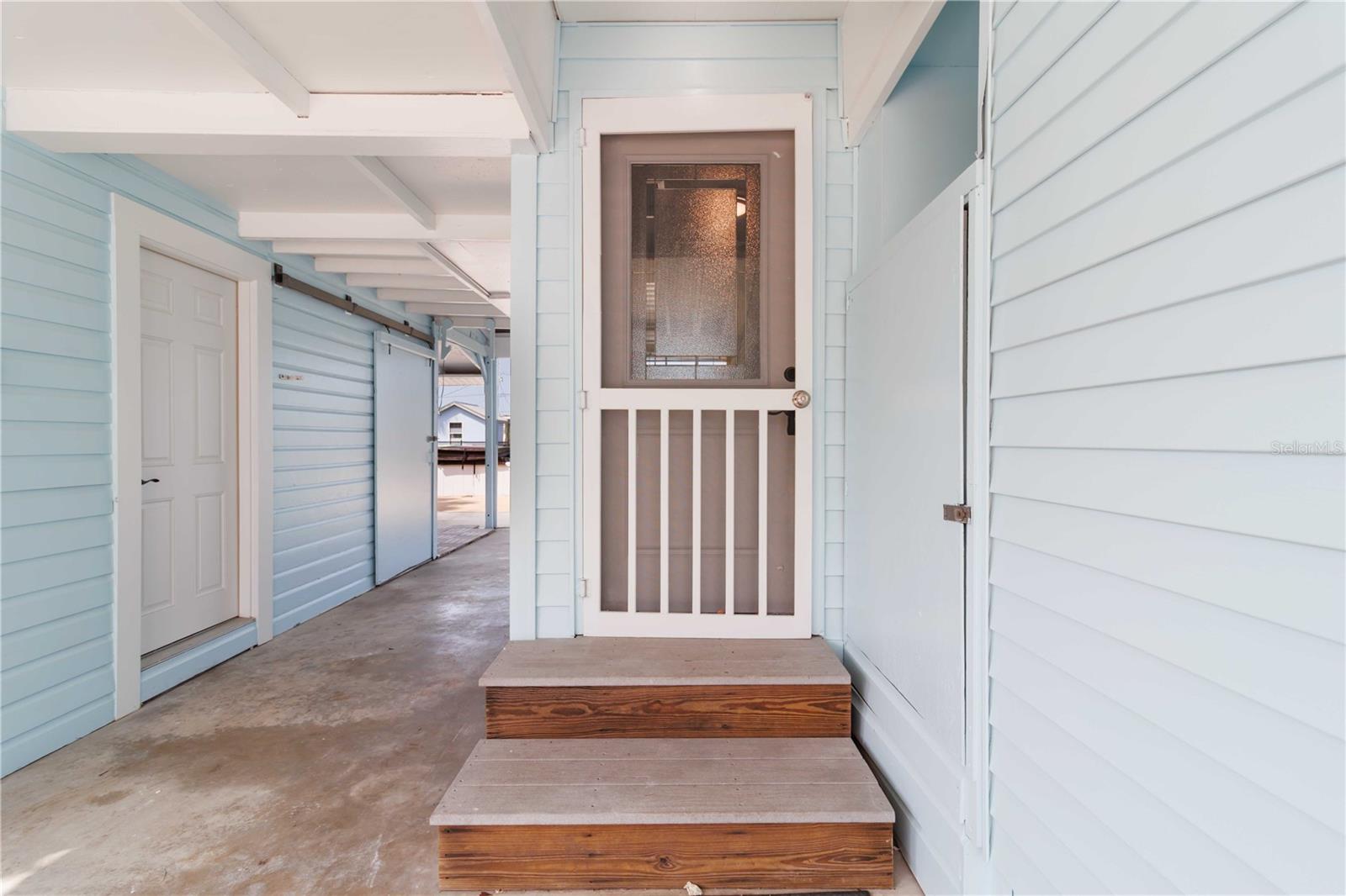 607 Manatee Avenue, FL