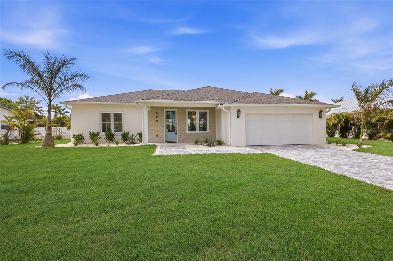 680 Key Royale Dr, FL