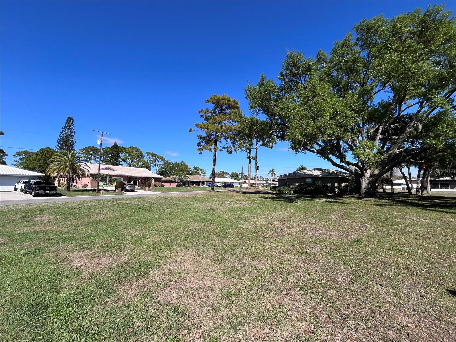 618 Rubens Drive, FL