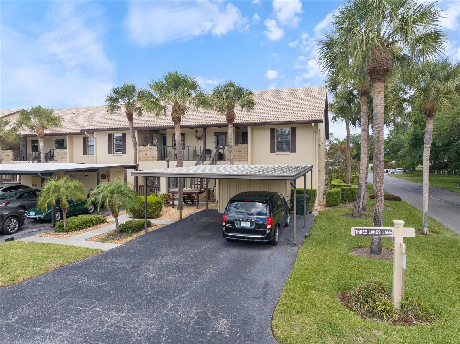 335 Three Lakes Ln #B, FL