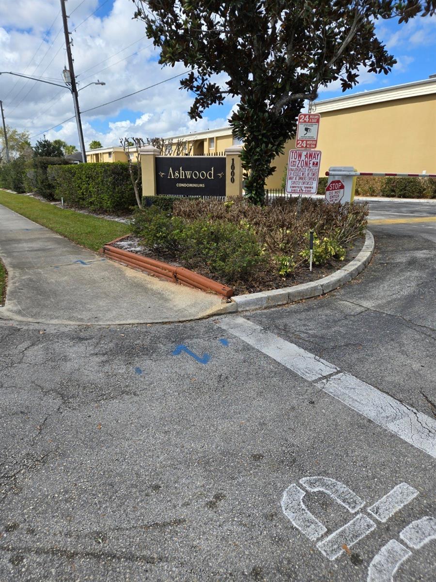 1000 Lake Of The Woods Blvd #201e, FL