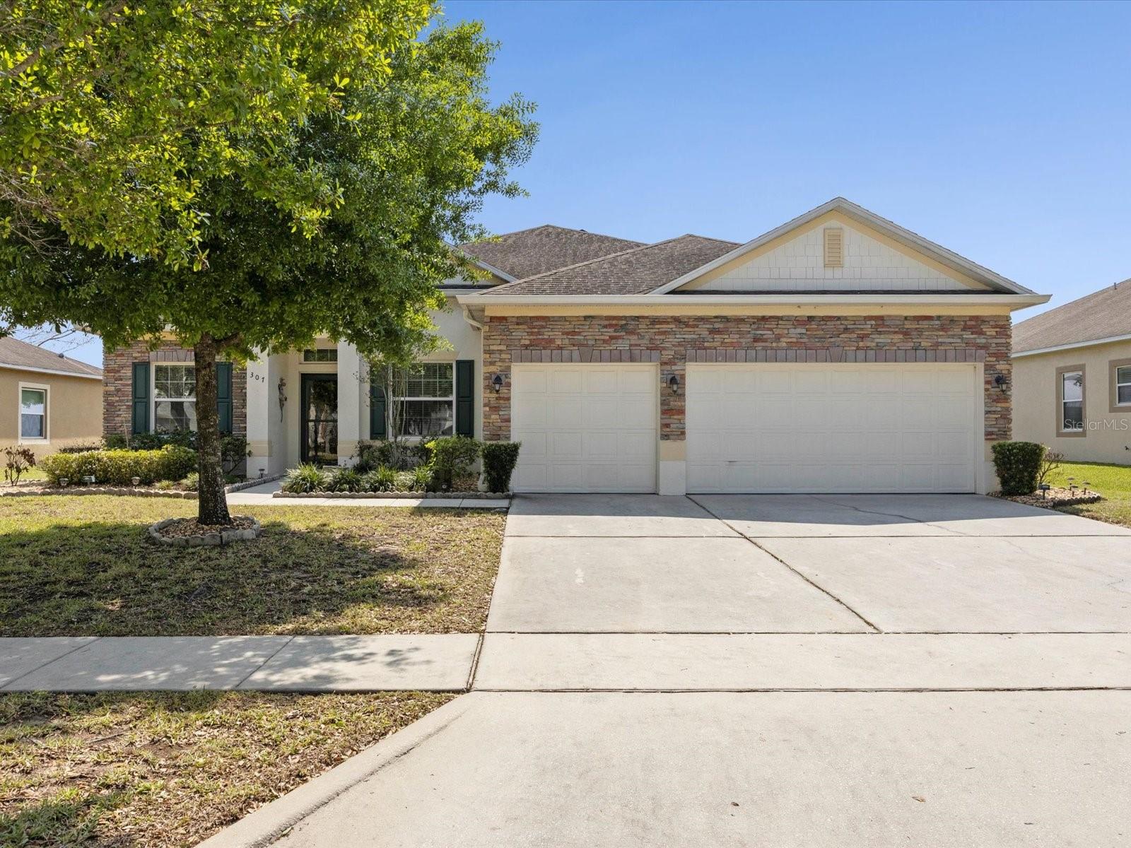 307 Gladesdale St, FL