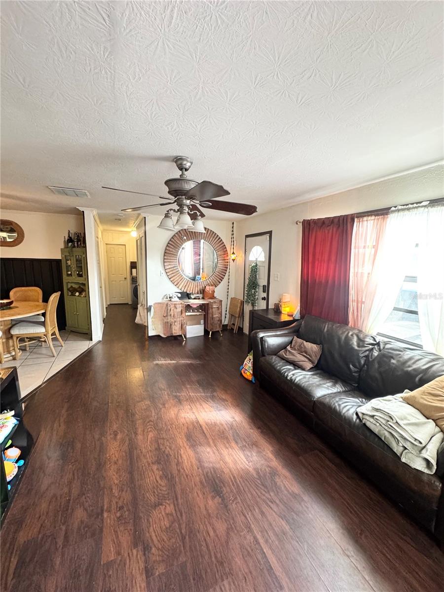 831 Naples Drive, FL