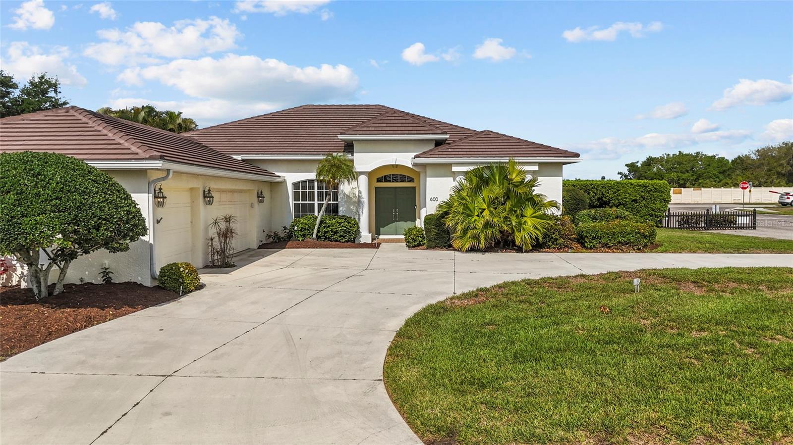 600 Cockatoo Cir, FL