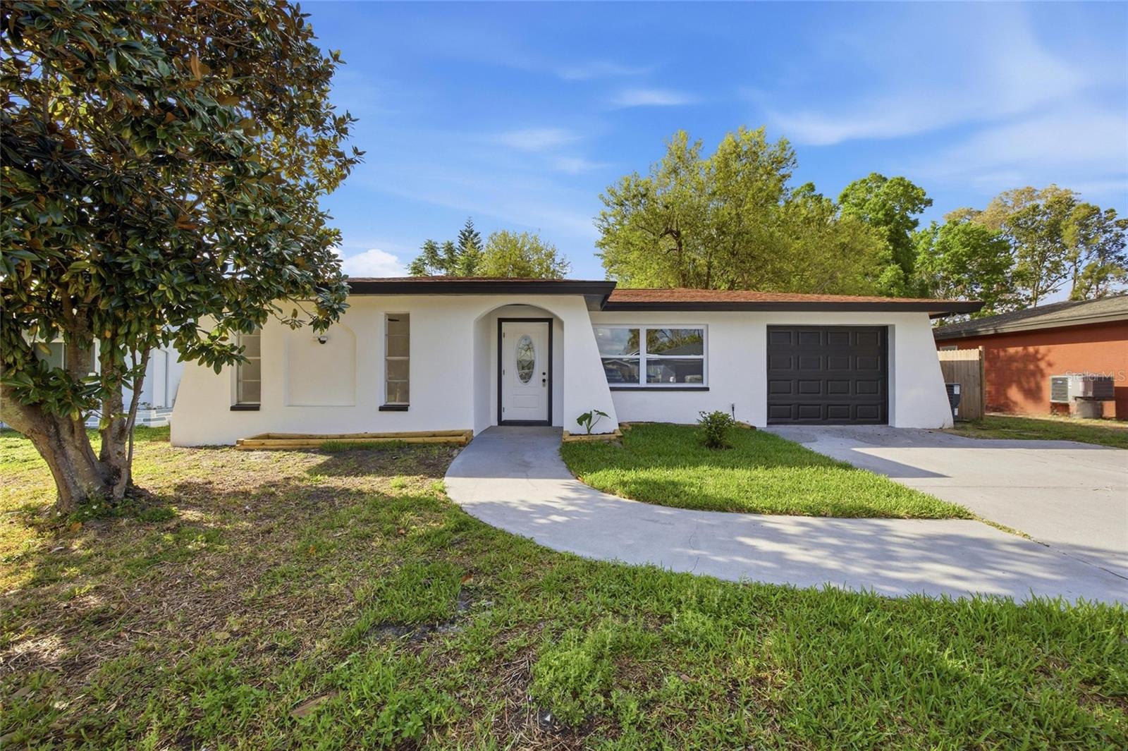 1811 Driftwood Circle, FL