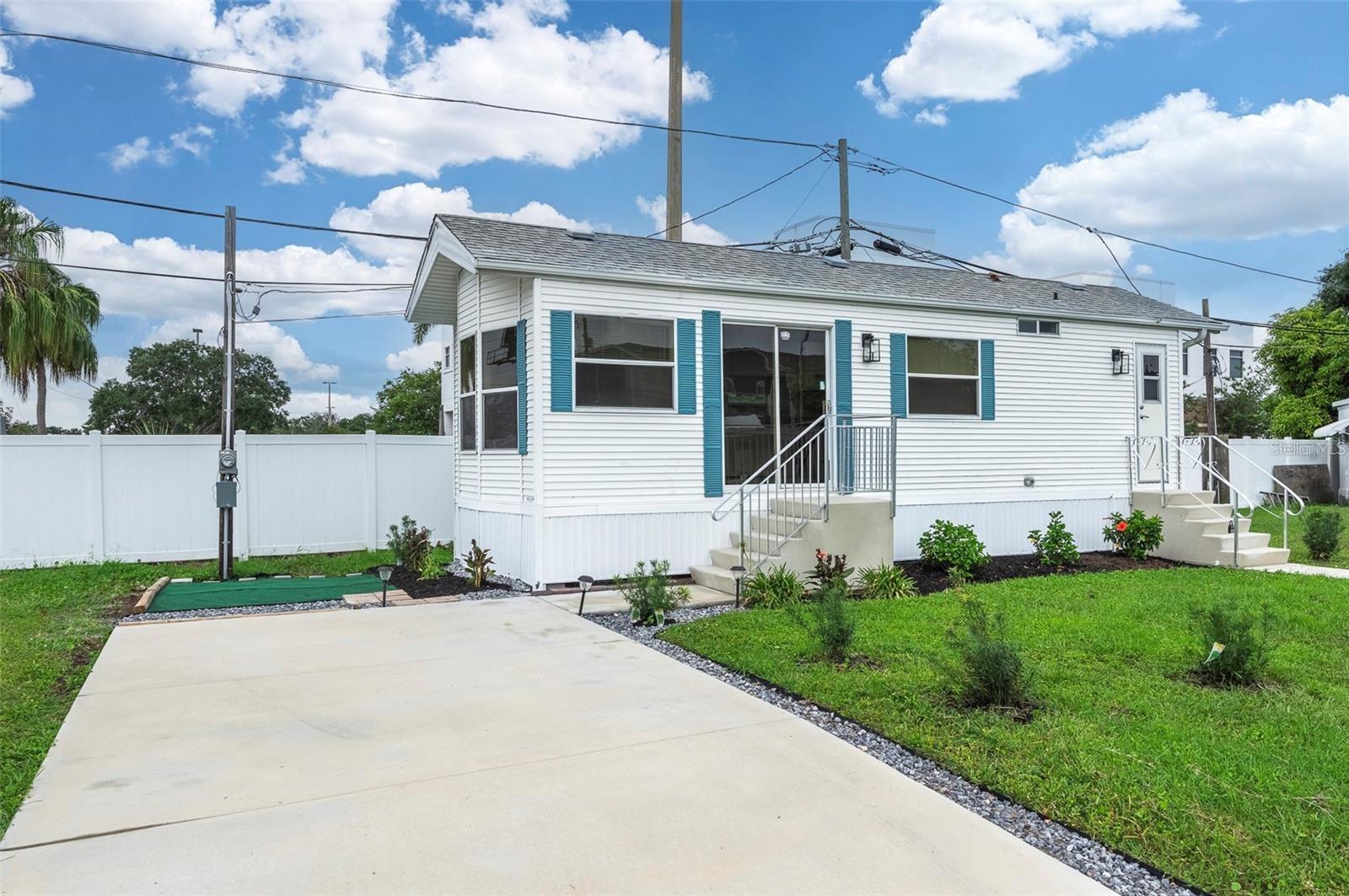 6720 Park Boulevard, FL