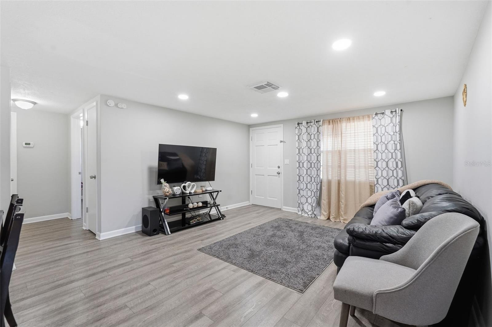 9825 Lakeside Lane, FL