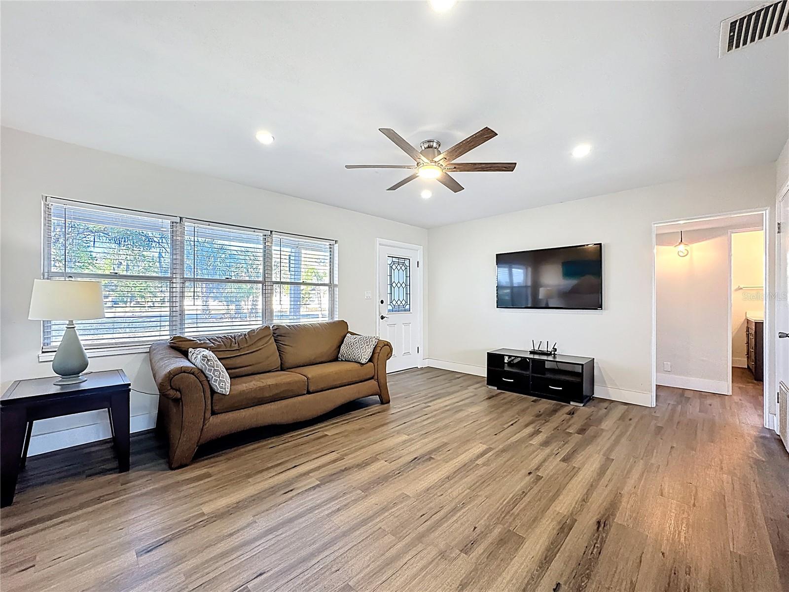 512 Lakemont Avenue, FL