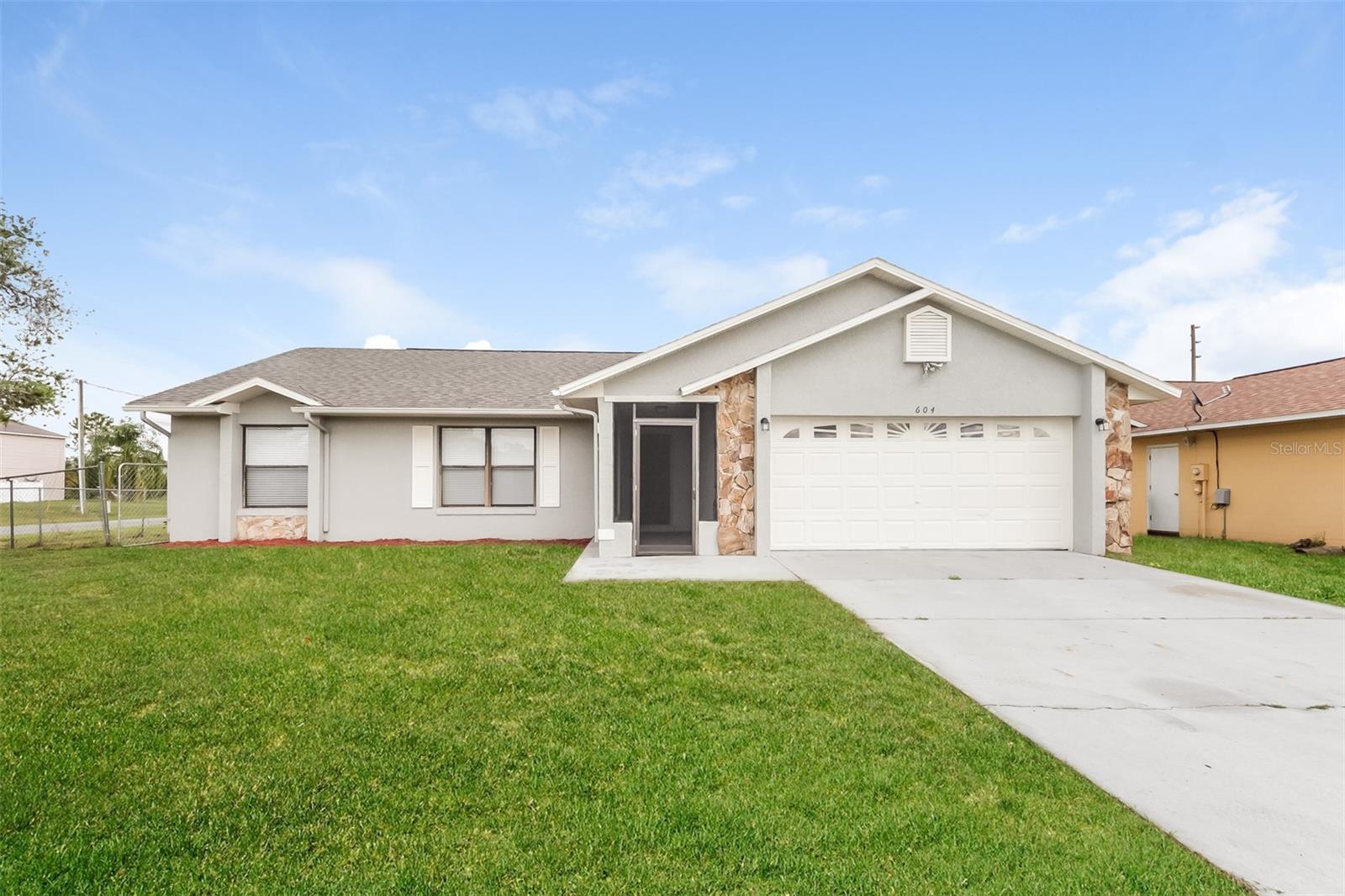 604 Basingstoke Ct, FL
