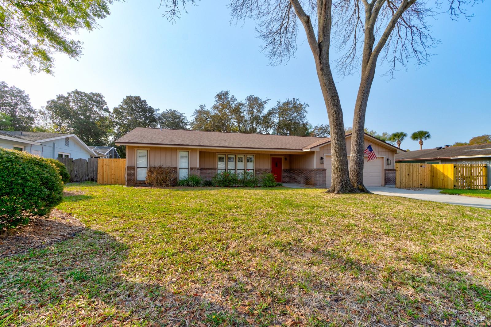 931 Northbrook Dr, FL