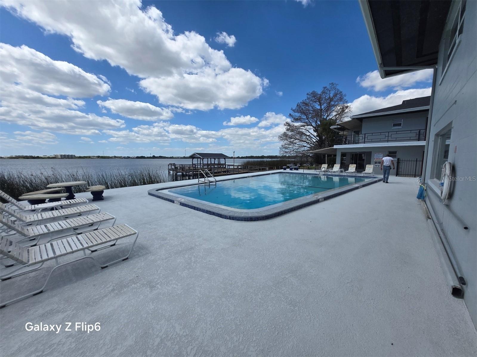 4328 Edgewater Drive, FL