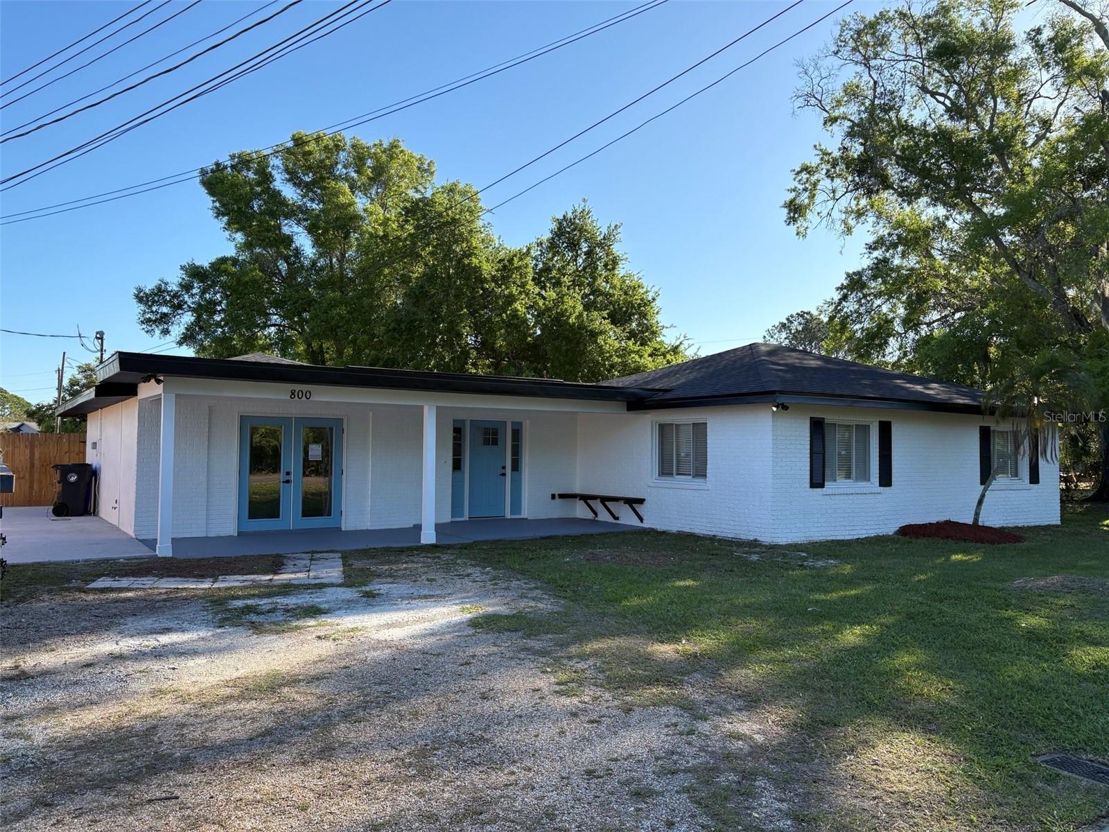 800 Saint Petersburg Dr W, FL