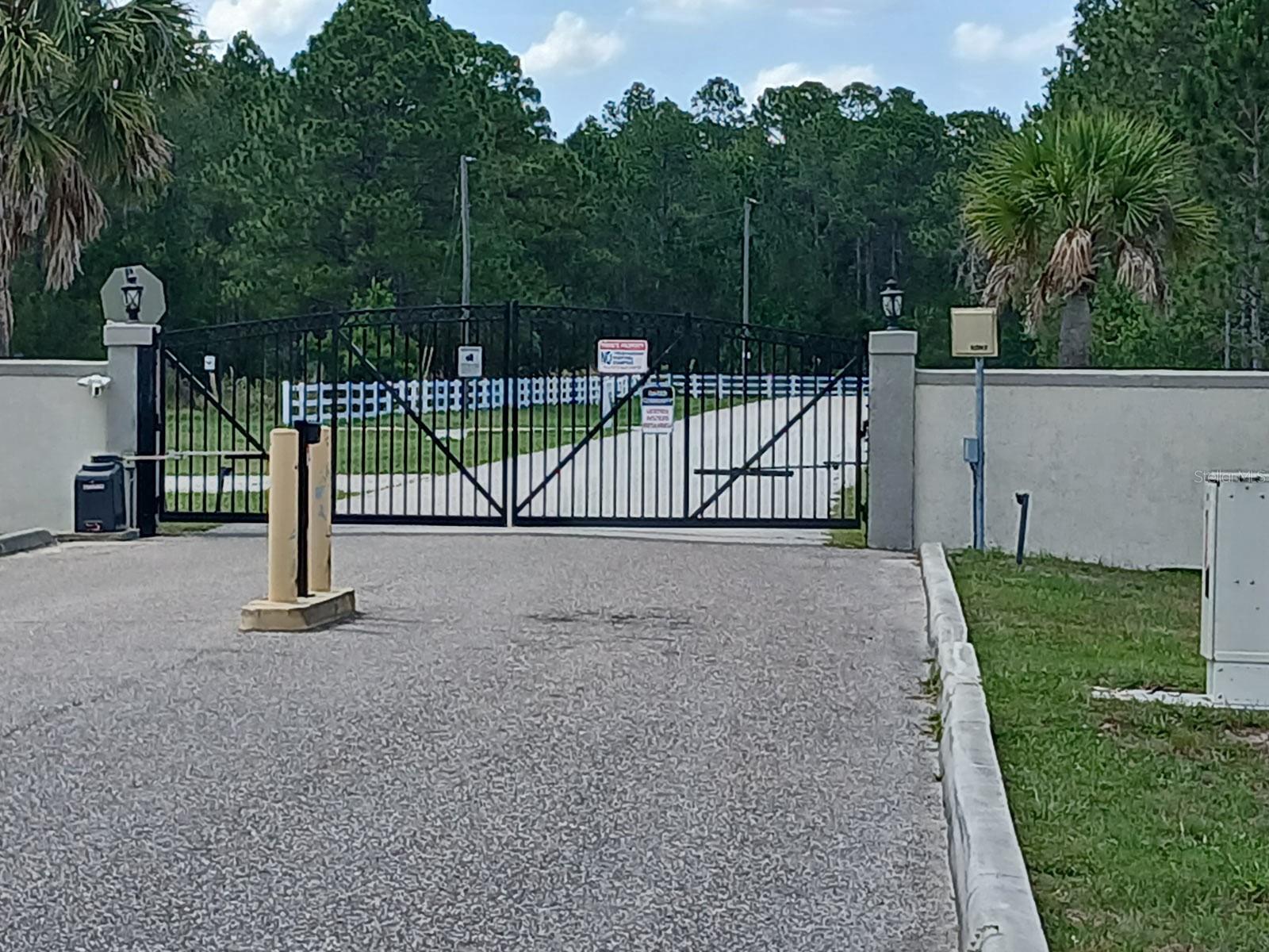 1102 Hidden Palms Drive, FL