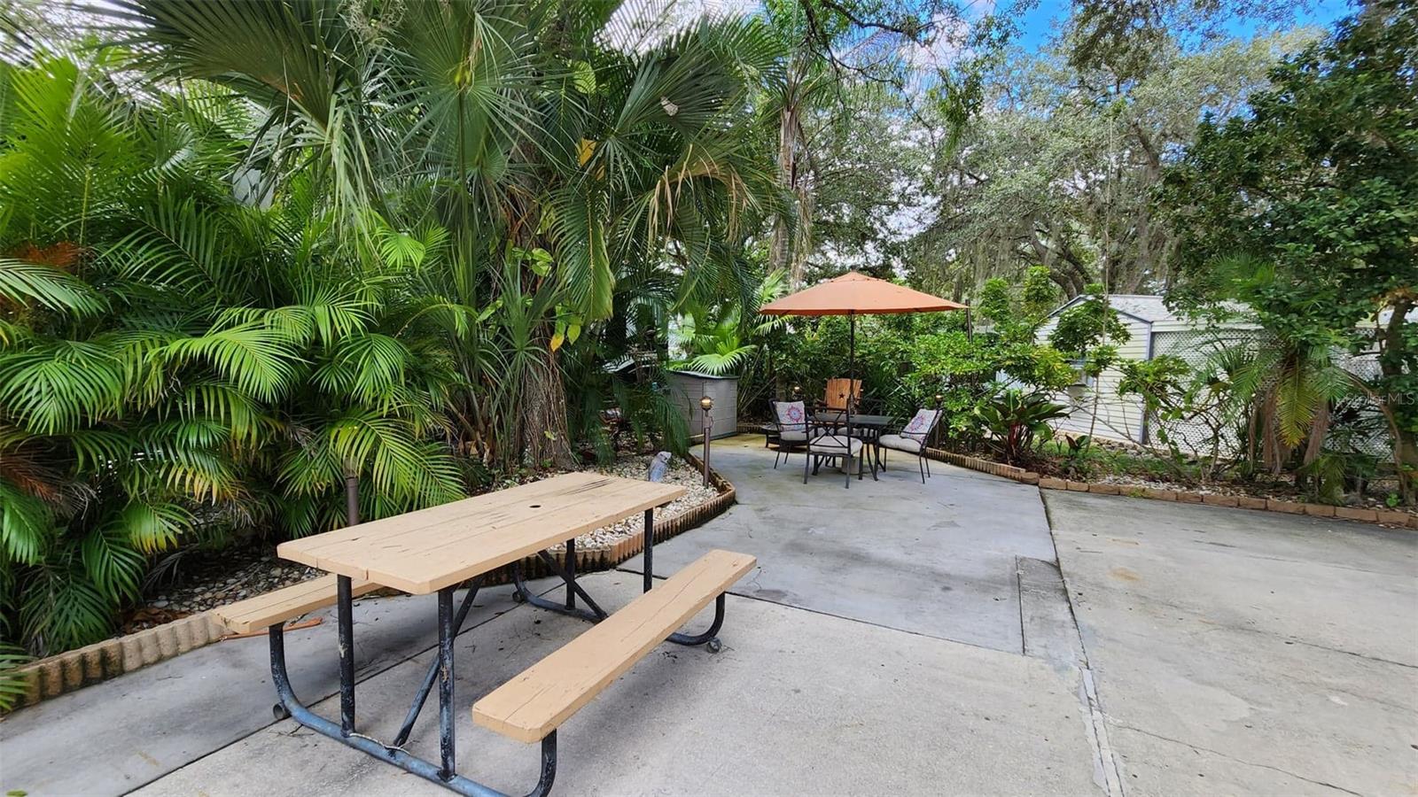 153 Horseshoe Bend, FL