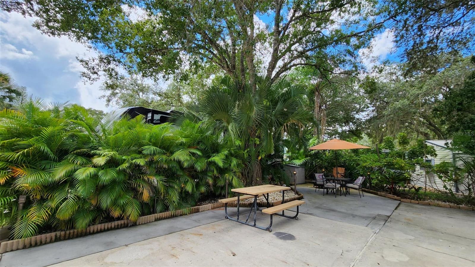 153 Horseshoe Bend, FL