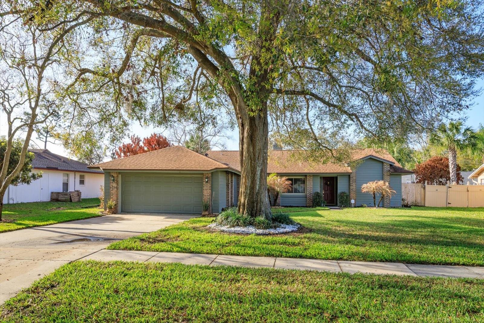 9237 Sabal Palm Cir, FL