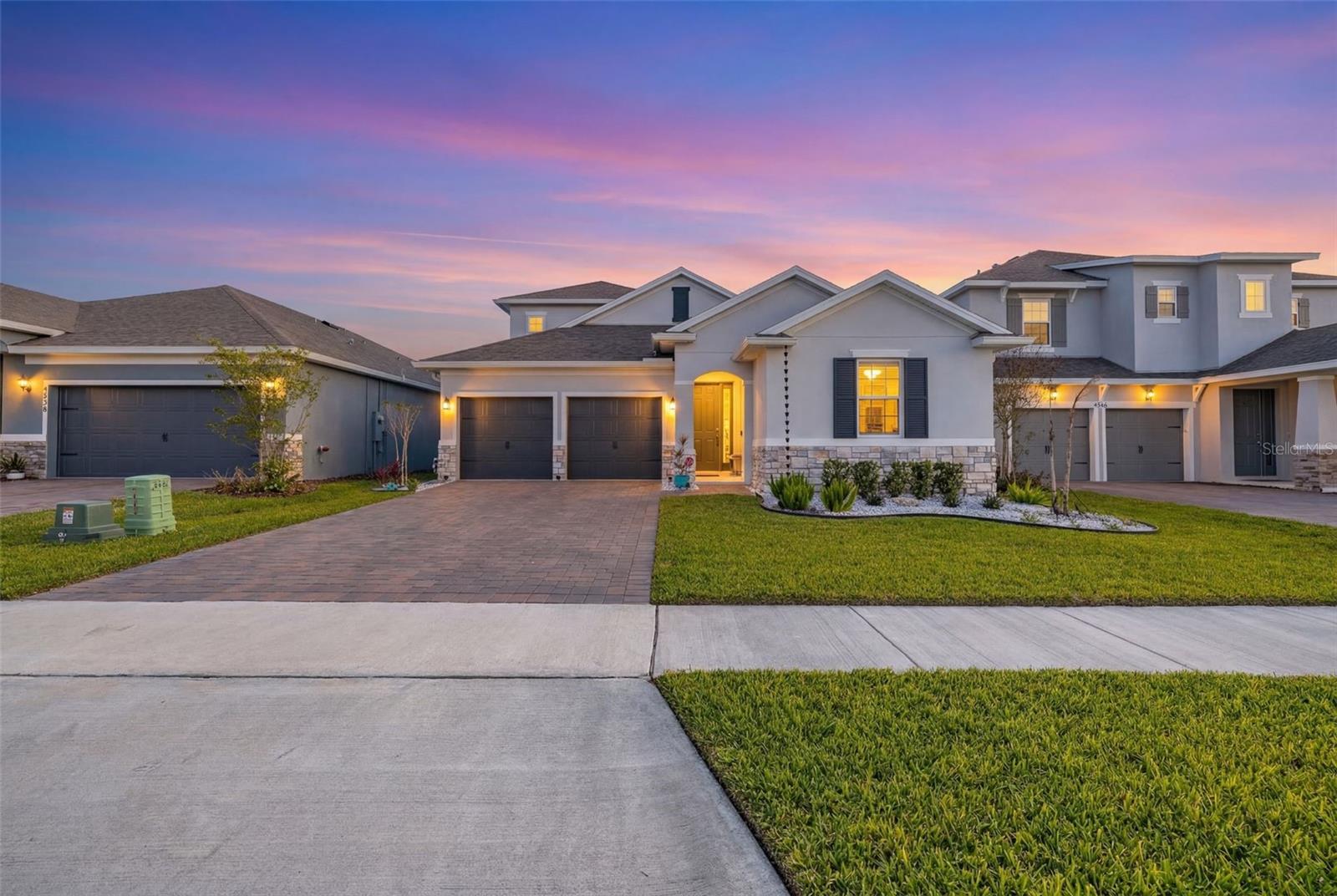 4542 Lions Gate Avenue, FL