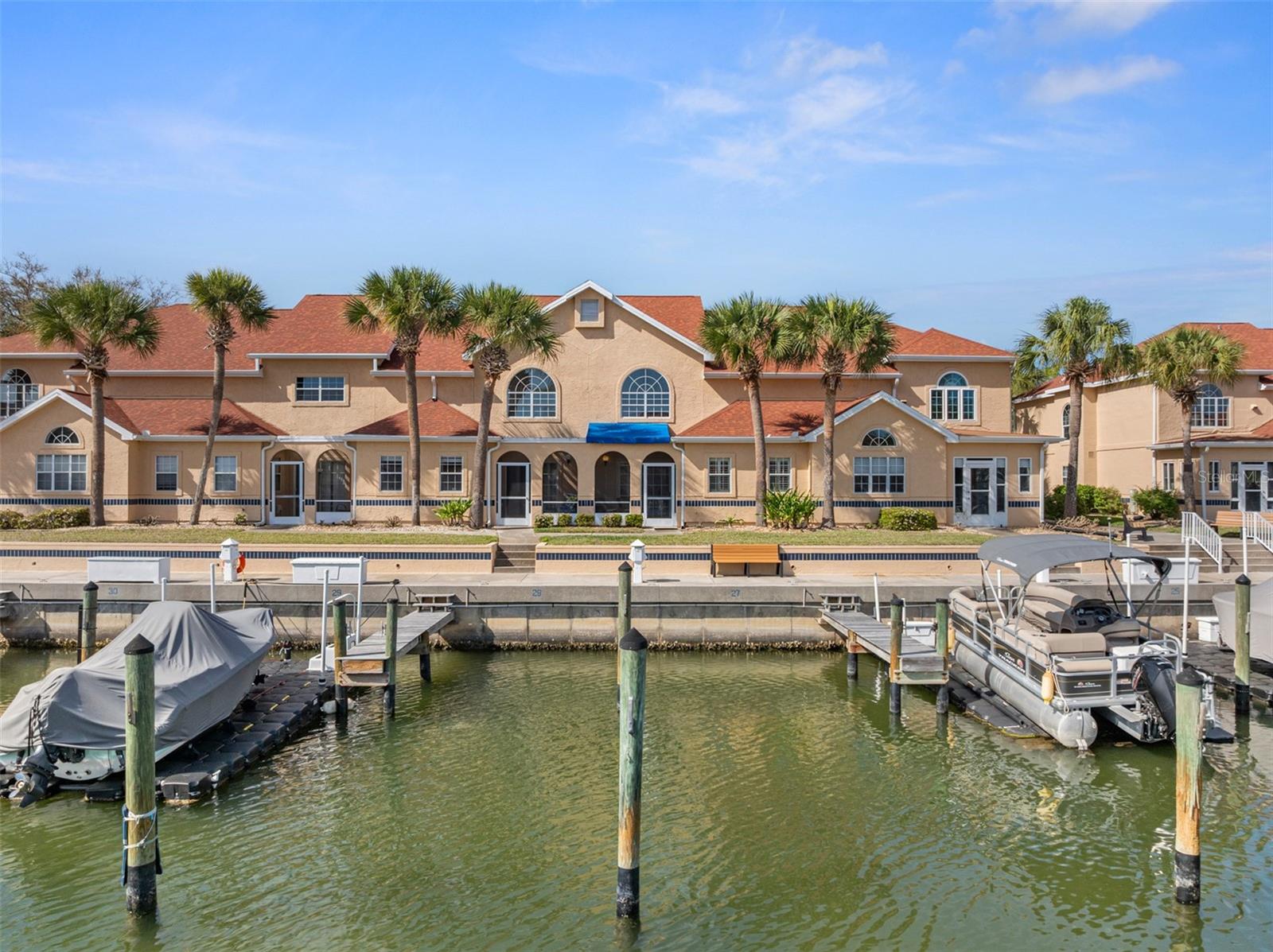 37 Captains Walk, FL