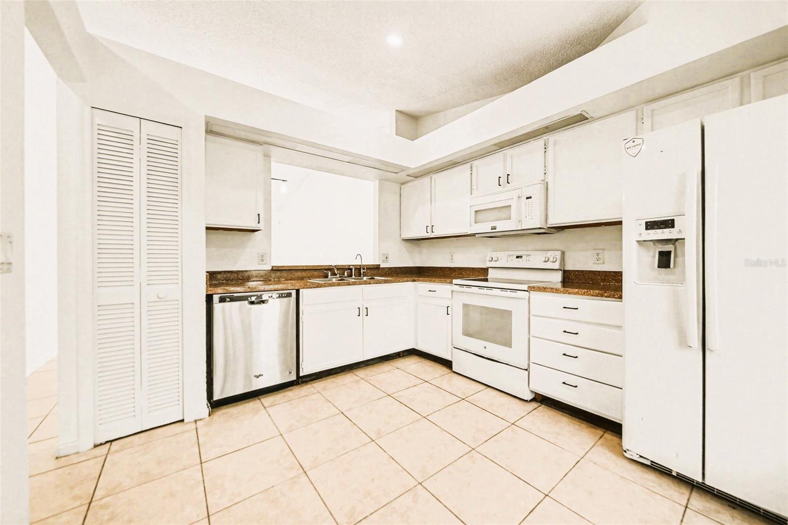 14657 Laguna Beach Circle, FL