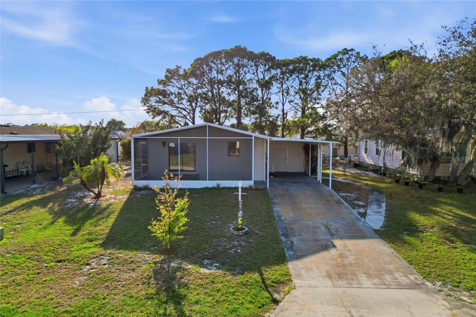 409 Village Circle, FL