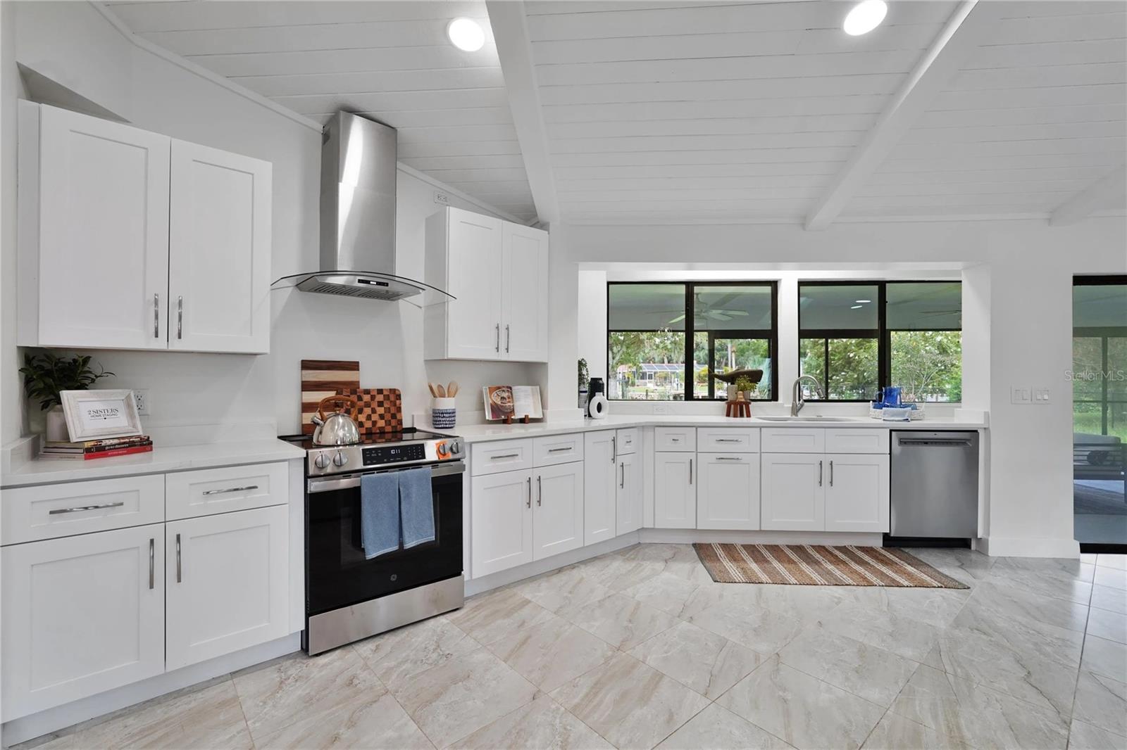 5012 S Deep Water Pt, FL
