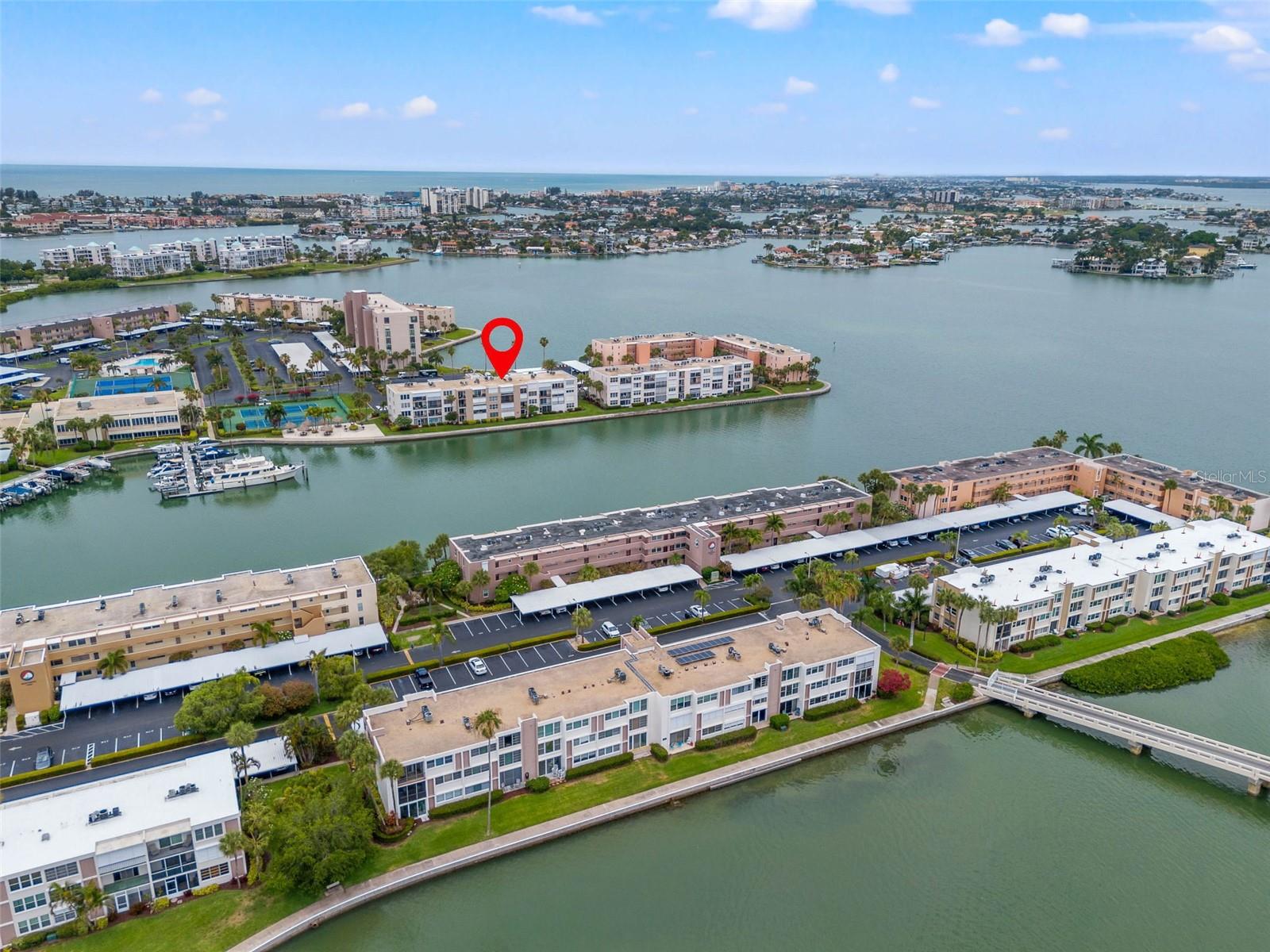 7625 Sun Island Dr S #207, FL