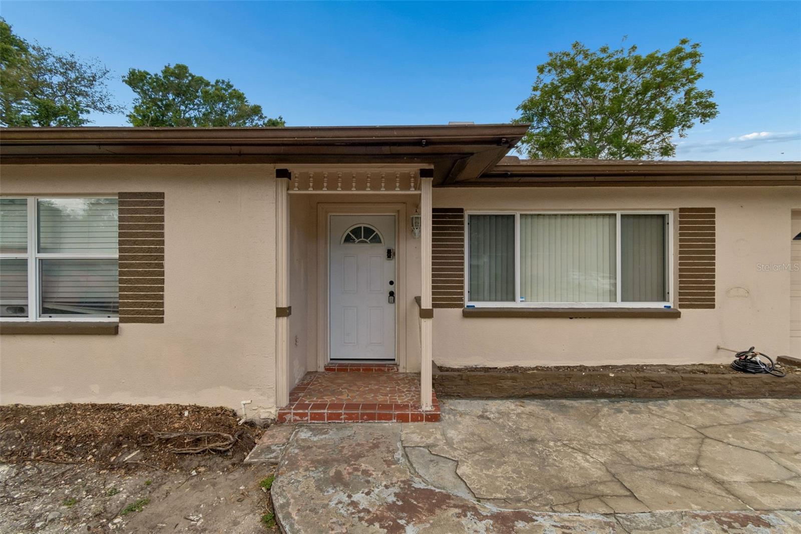 704 Brookside Drive, FL