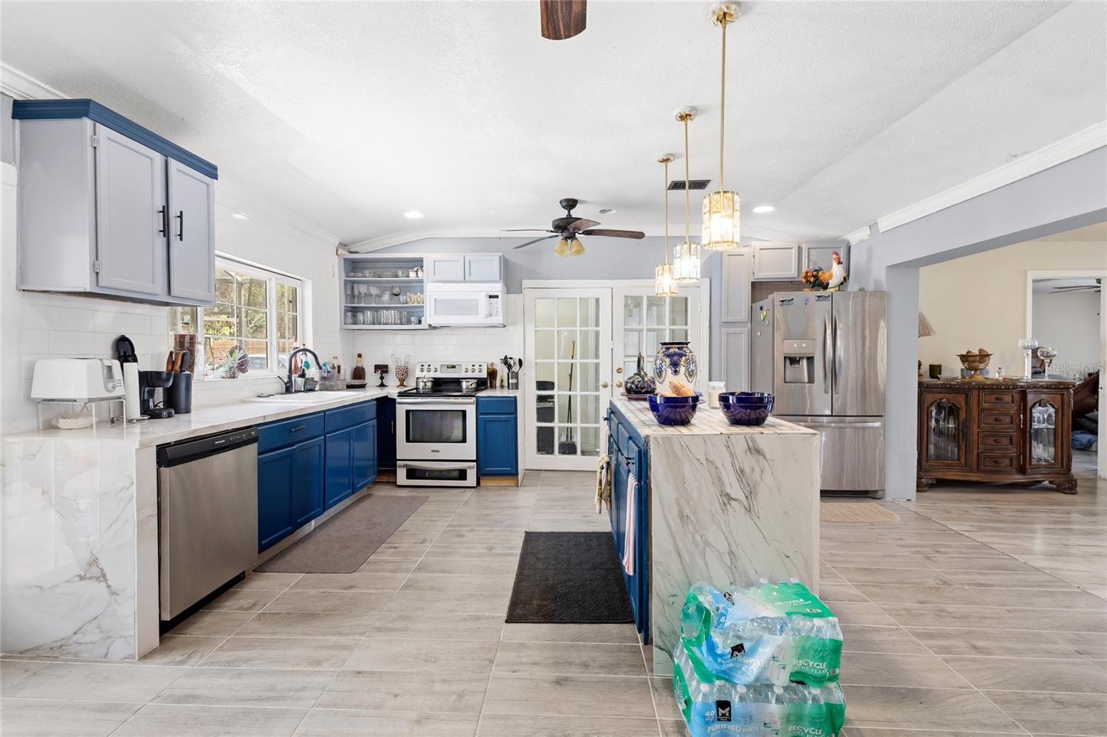 7033 Tallowtree Lane, FL