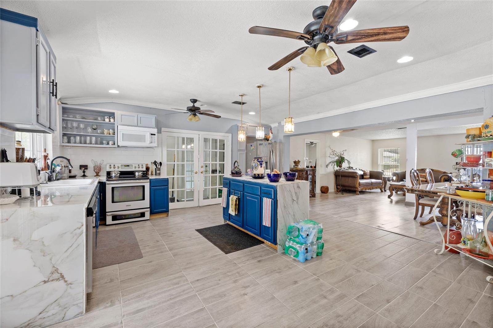 7033 Tallowtree Lane, FL