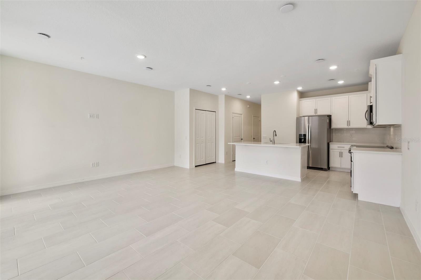 543 Southern Edge Way, FL