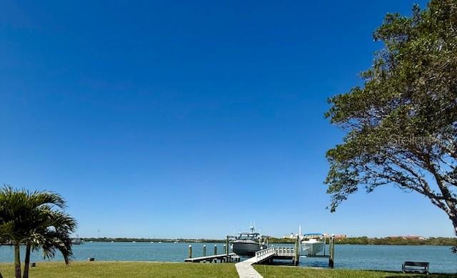 584 Crystal Dr, FL