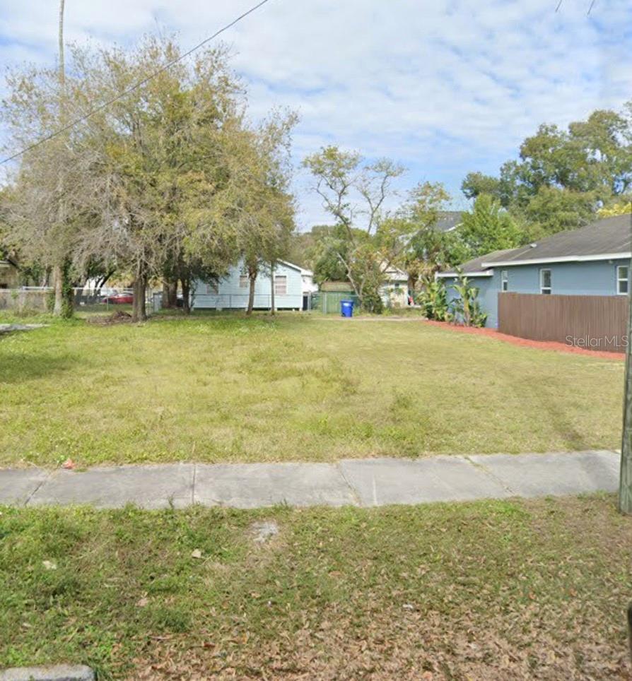 2133 W Spruce St, FL