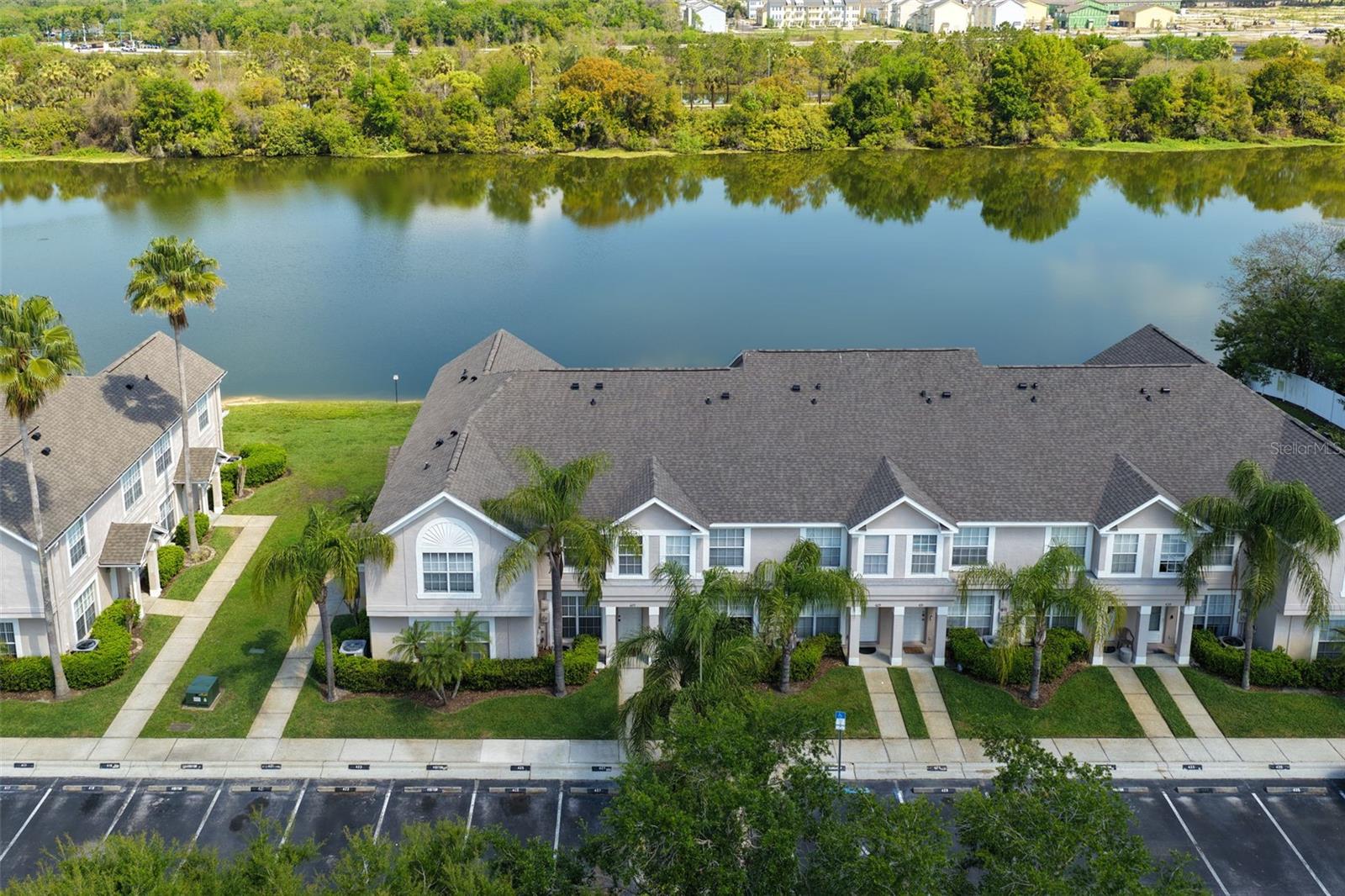 425 Kensington Lake Circle, FL