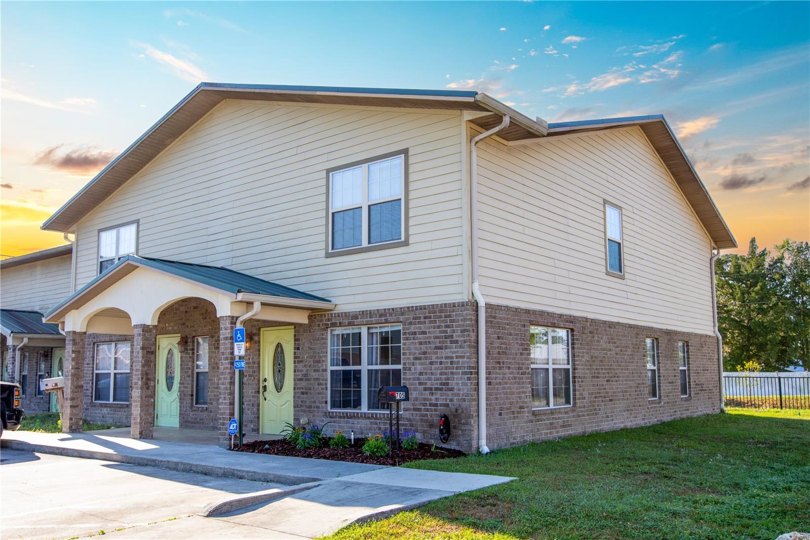705 Se Townhomes Blvd, FL