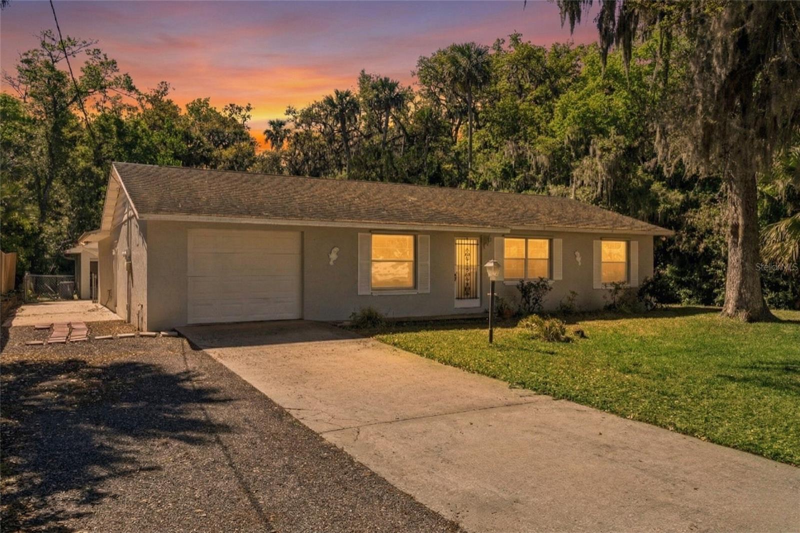 2072 Burma Rd, FL