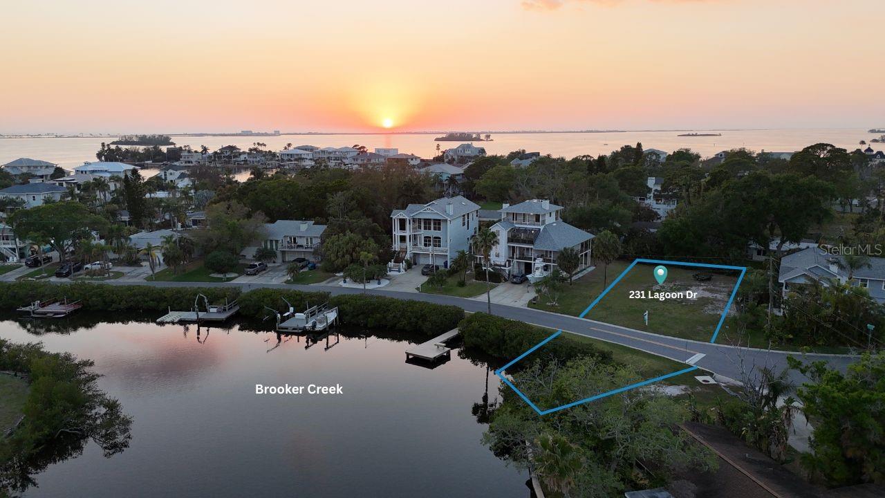 231 Lagoon Dr, FL