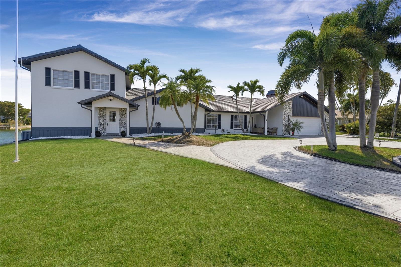 29 10th Avenue, FL