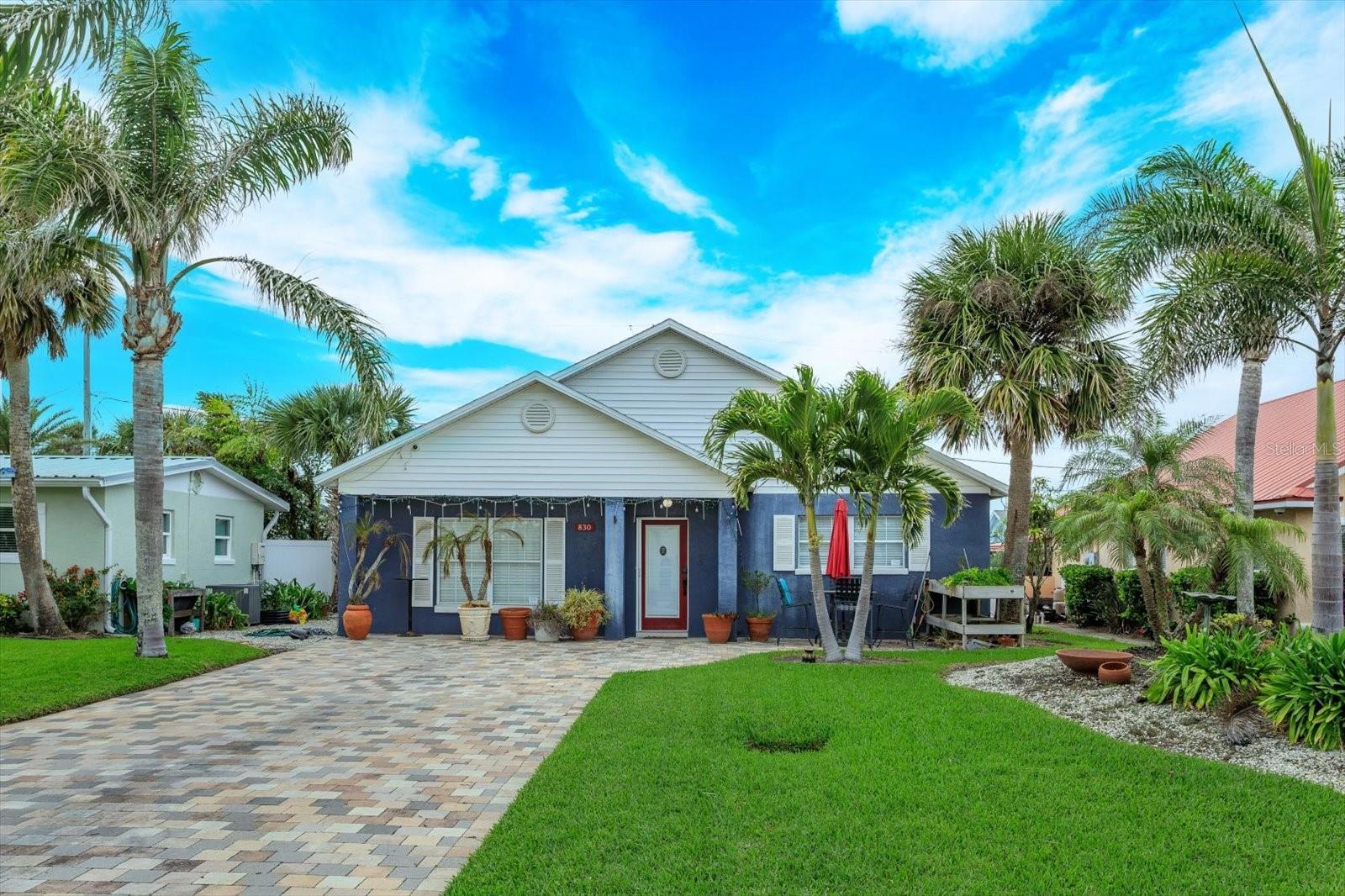 830 E 25th Ave, FL