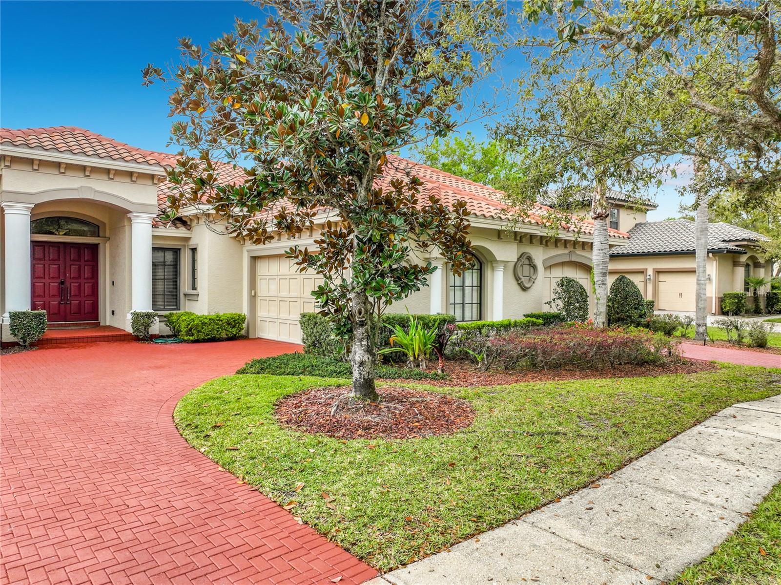 587 Broadoak Loop, FL