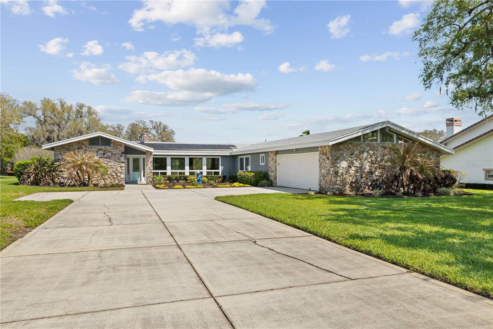 121 Arrowhead Lane, FL