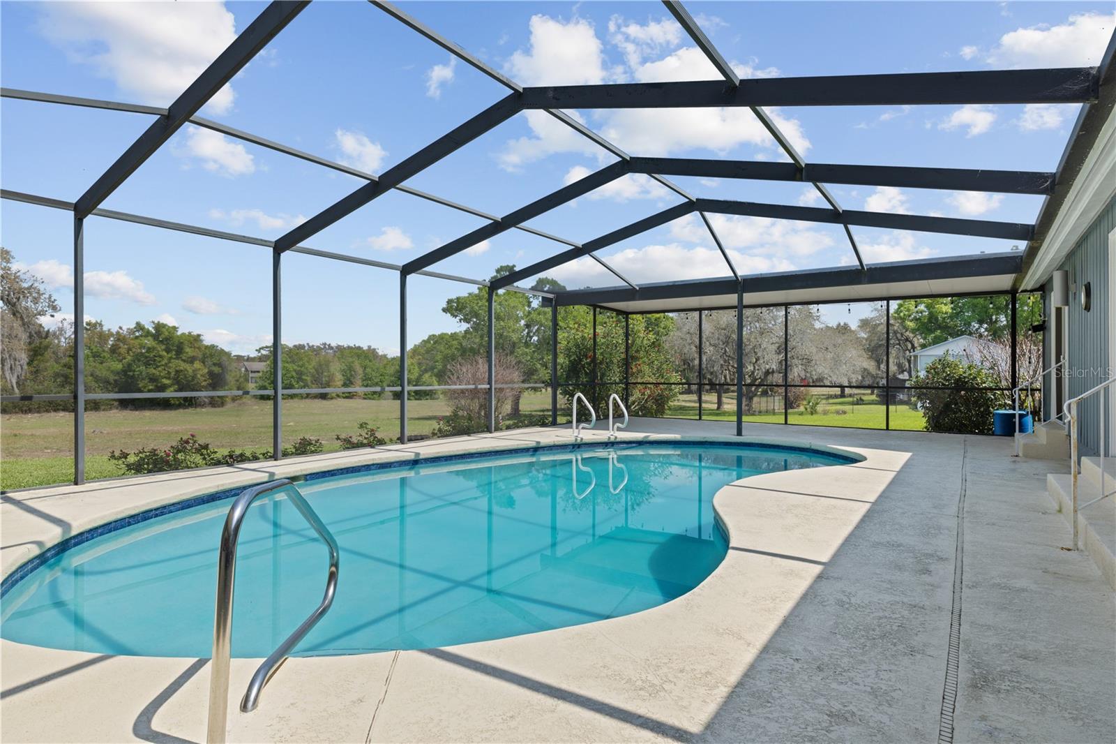 121 Arrowhead Lane, FL