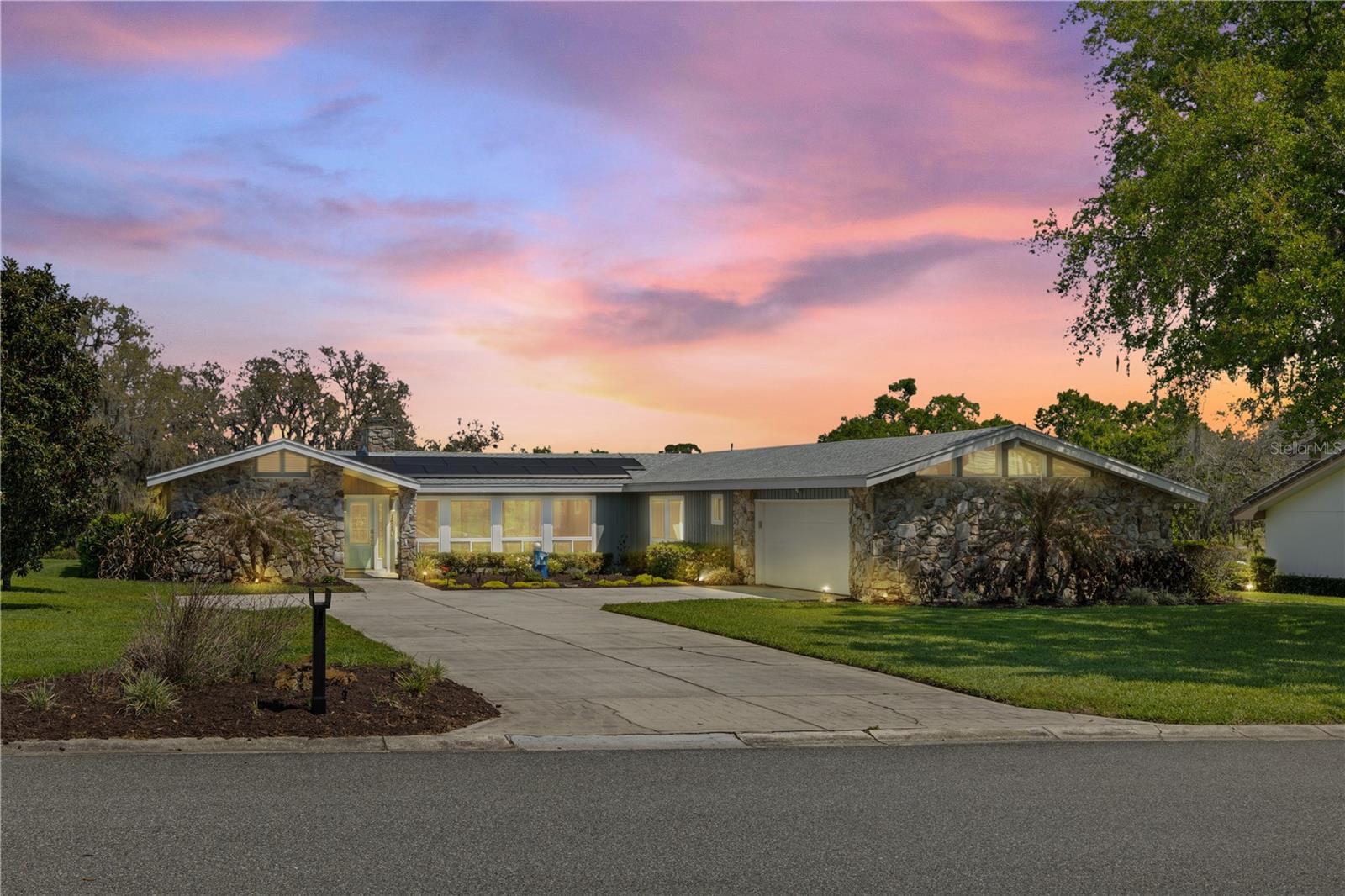 121 Arrowhead Lane, FL